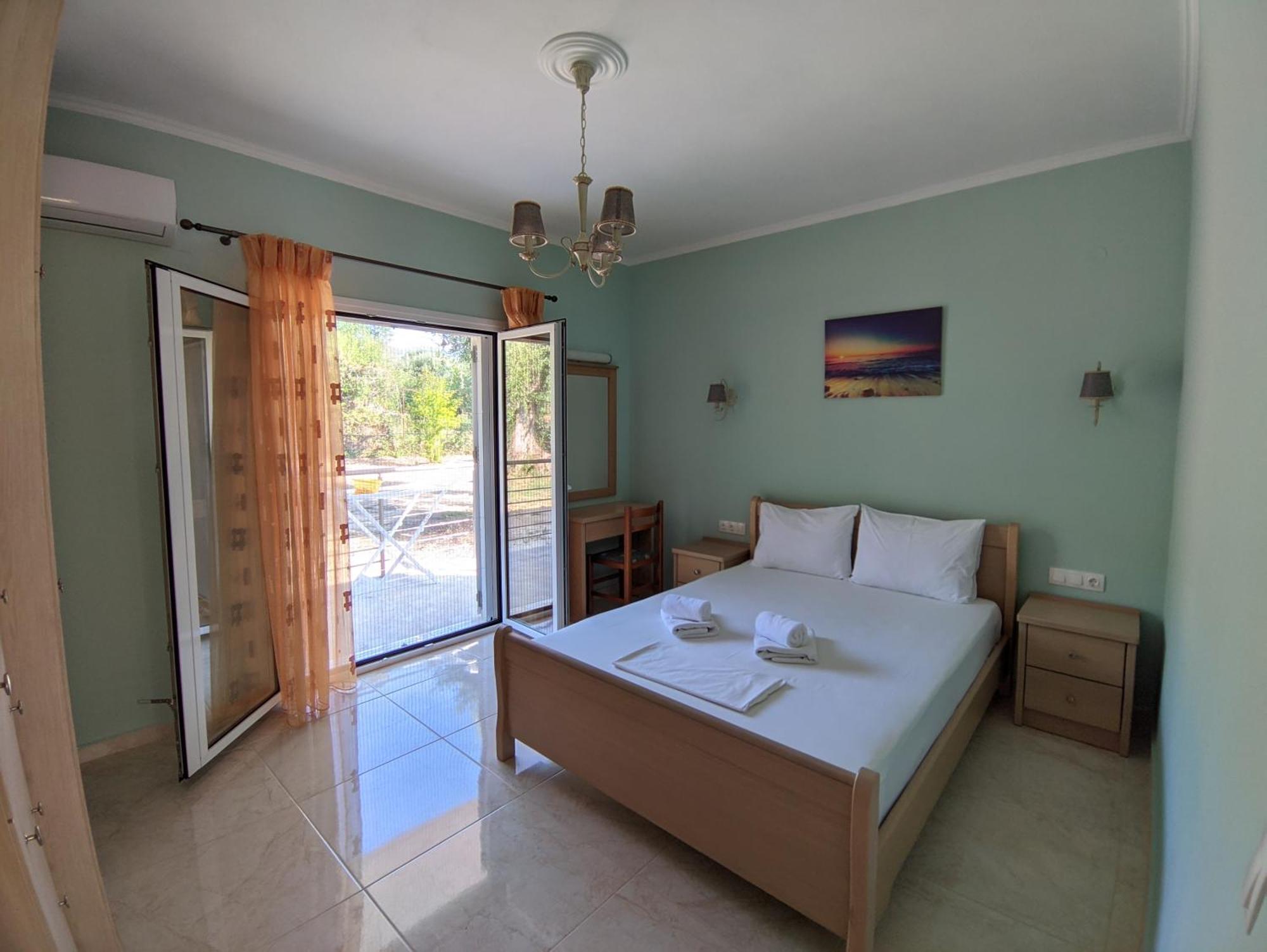 Thomas Apartments Дасія Екстер'єр фото