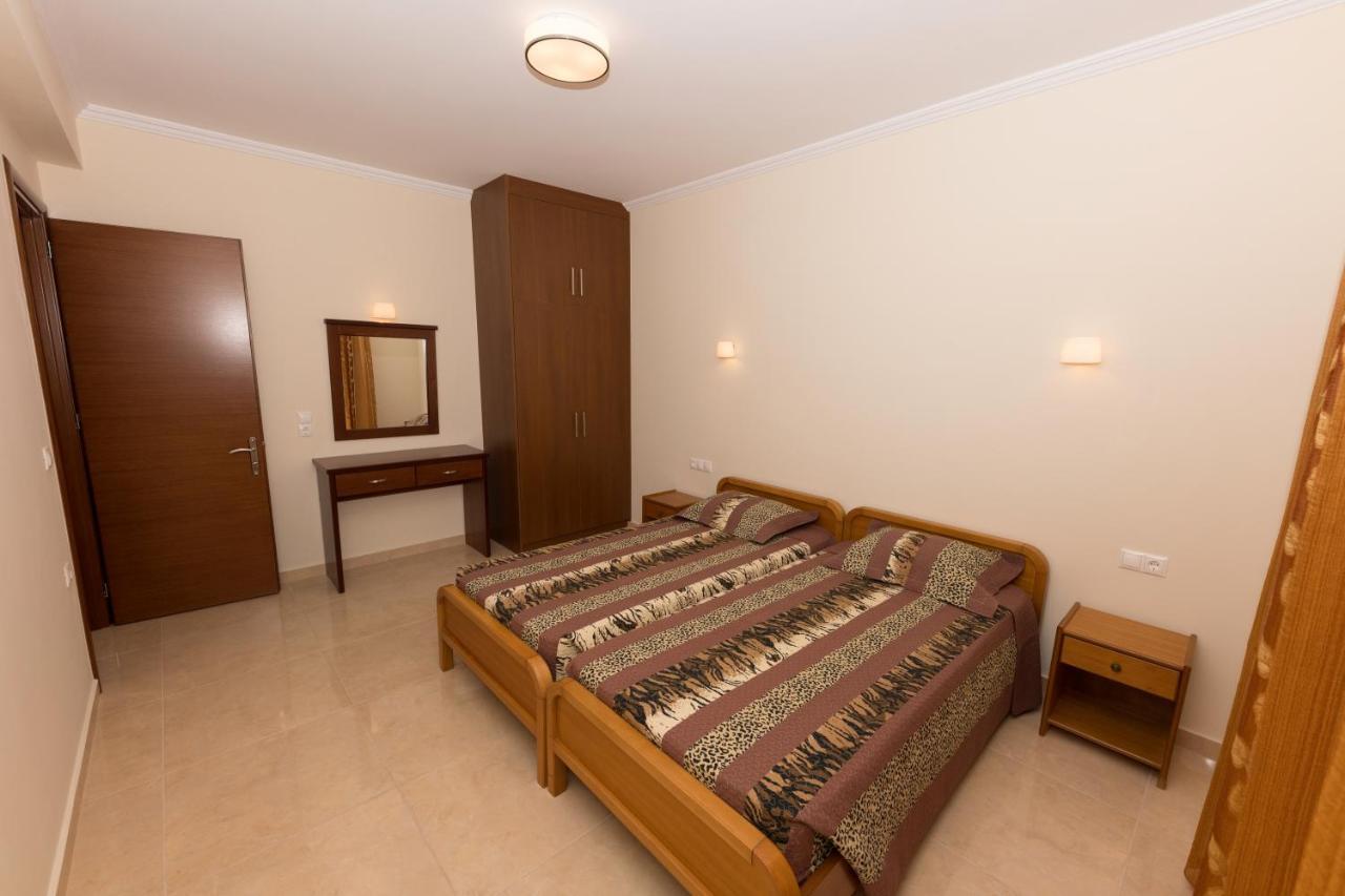 Thomas Apartments Дасія Екстер'єр фото